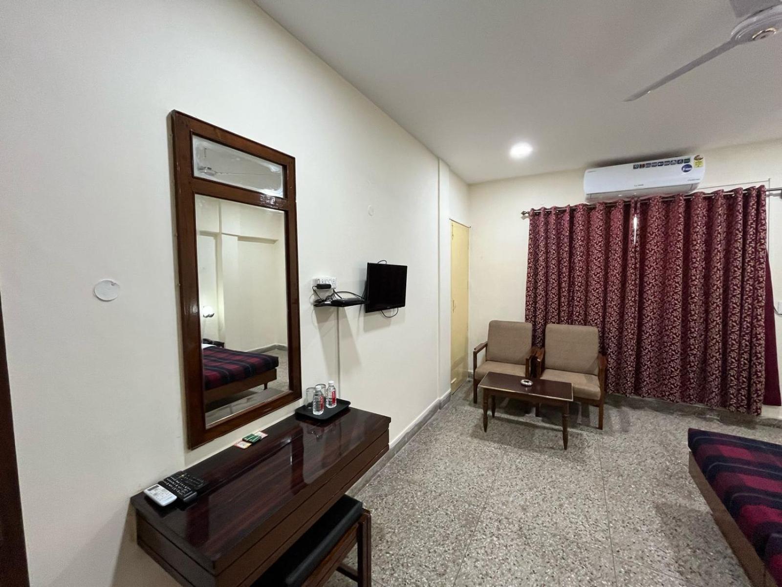 Gautam Hotel Varanasi Luaran gambar