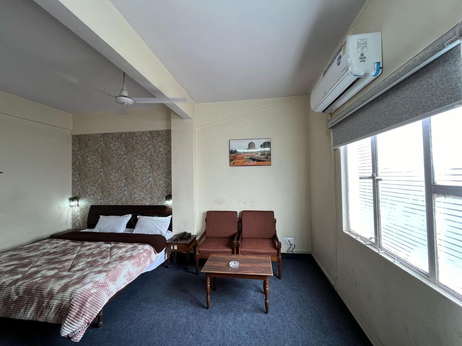 Gautam Hotel Varanasi Luaran gambar