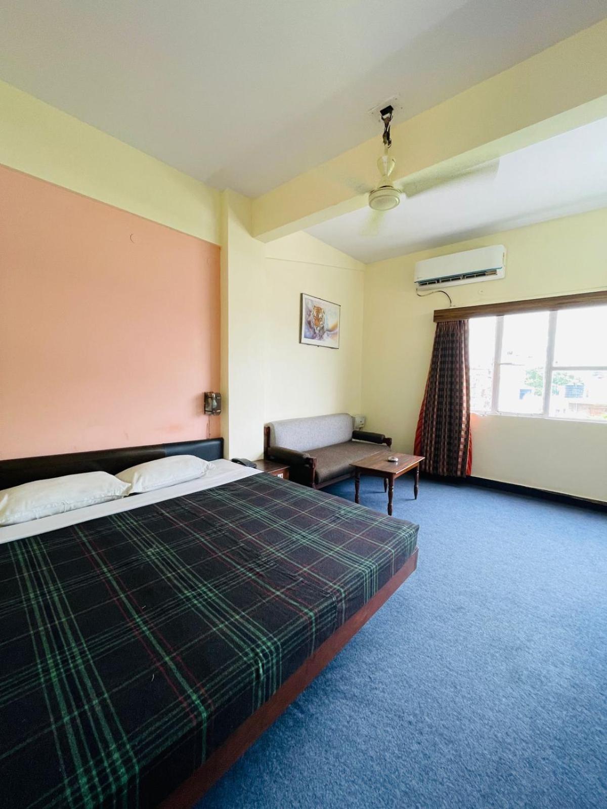 Gautam Hotel Varanasi Luaran gambar