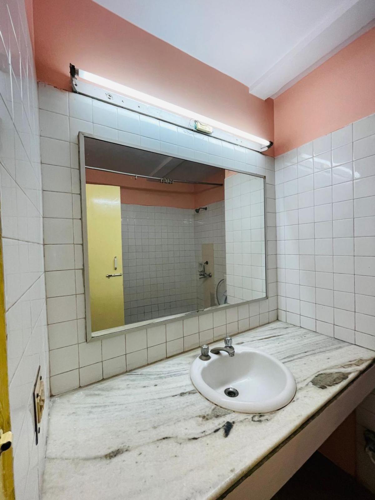 Gautam Hotel Varanasi Luaran gambar