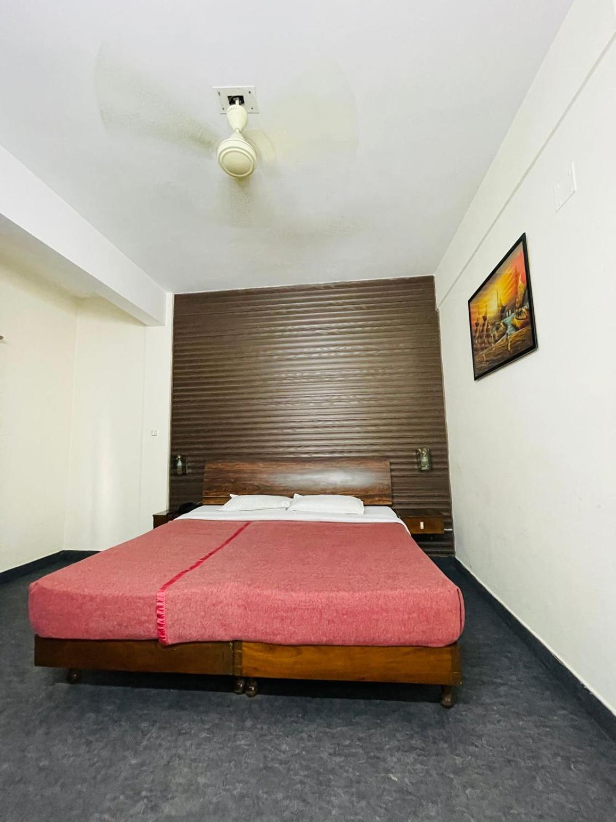 Gautam Hotel Varanasi Luaran gambar
