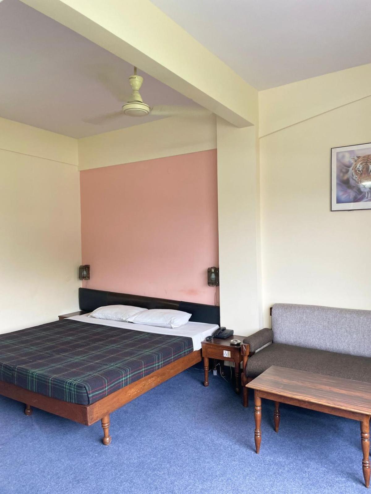 Gautam Hotel Varanasi Luaran gambar