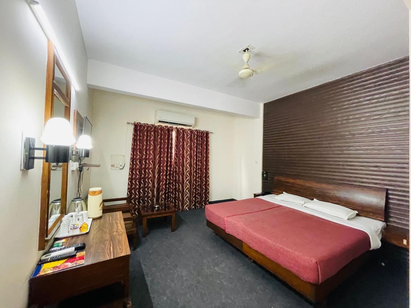 Gautam Hotel Varanasi Luaran gambar