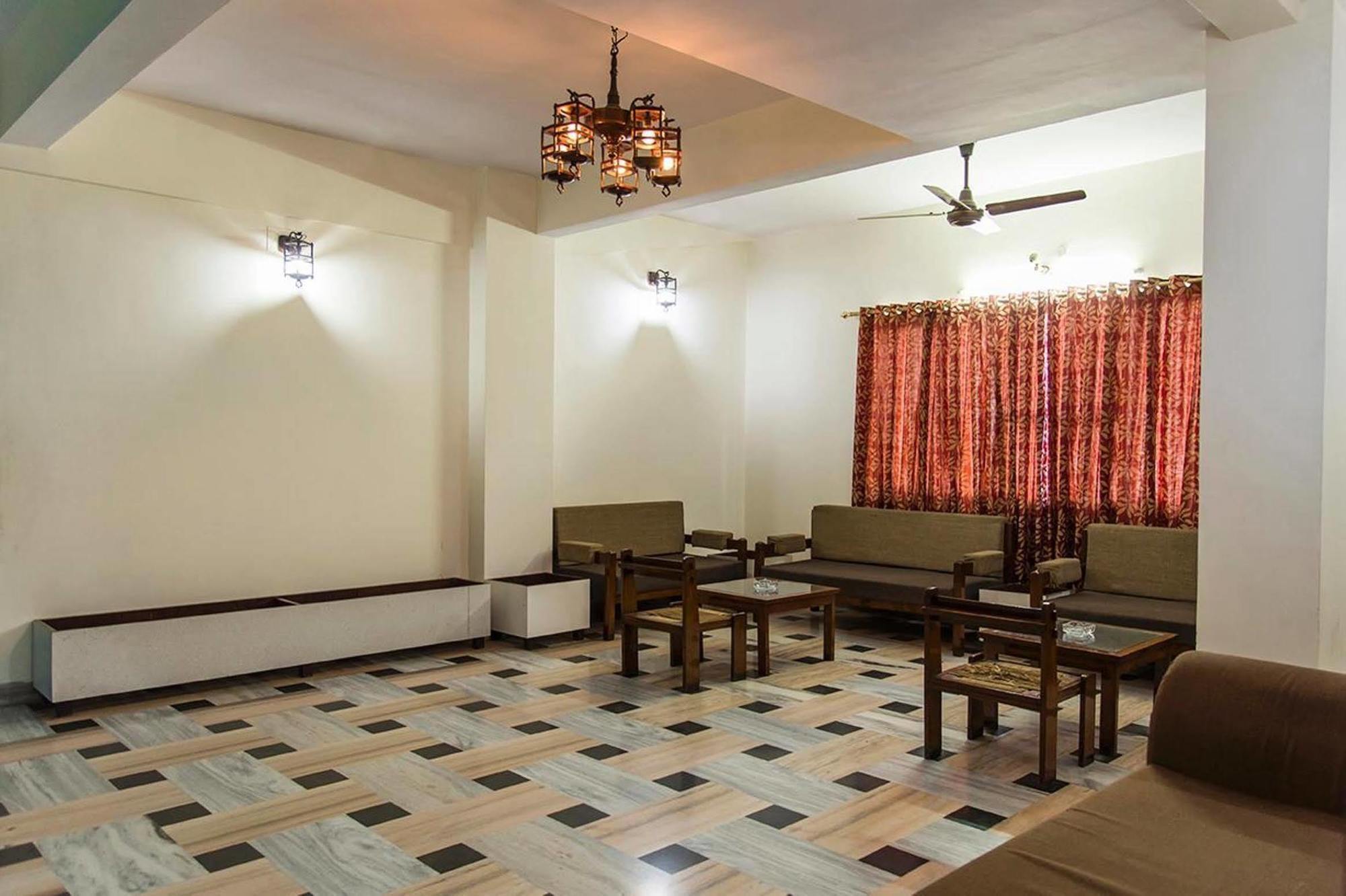 Gautam Hotel Varanasi Luaran gambar
