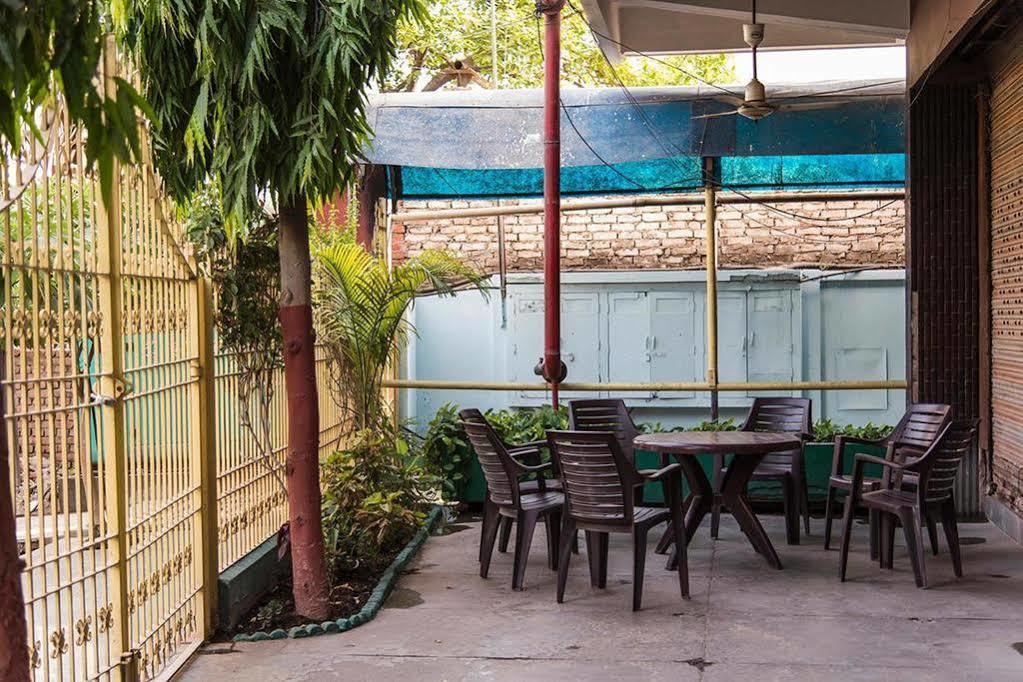 Gautam Hotel Varanasi Luaran gambar